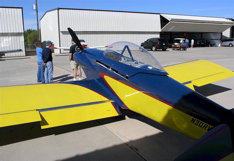 RV-4 at a fly-in